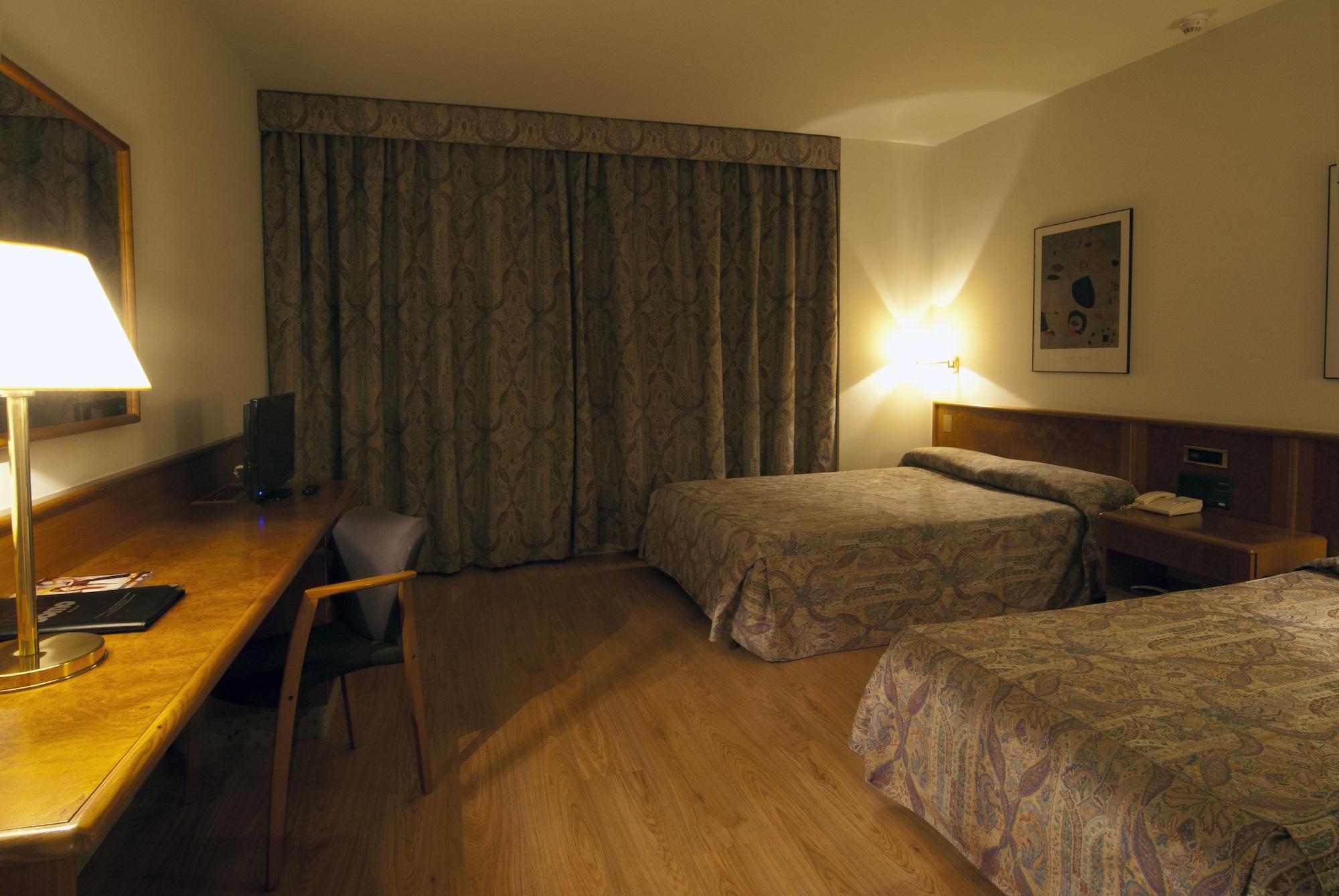 Hotel Domo Vilafranca del Penedes Exterior photo