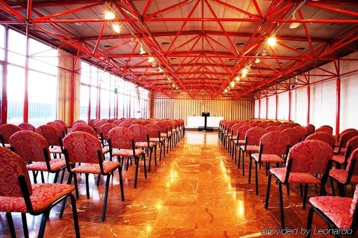 Hotel Domo Vilafranca del Penedes Facilities photo