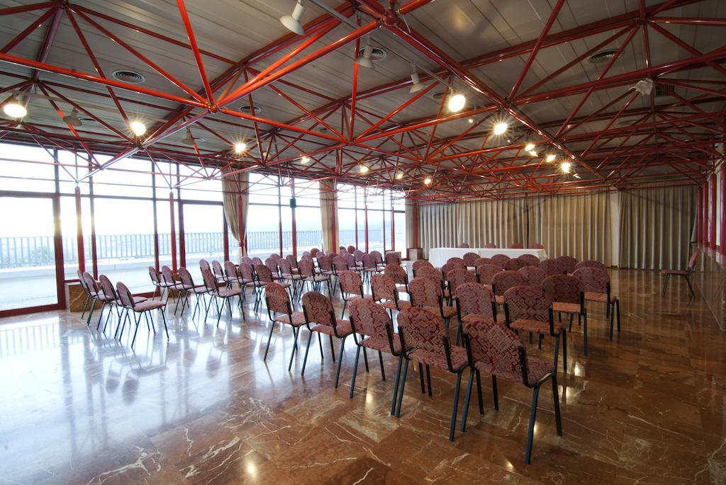 Hotel Domo Vilafranca del Penedes Facilities photo
