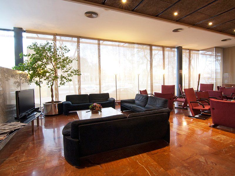 Hotel Domo Vilafranca del Penedes Exterior photo