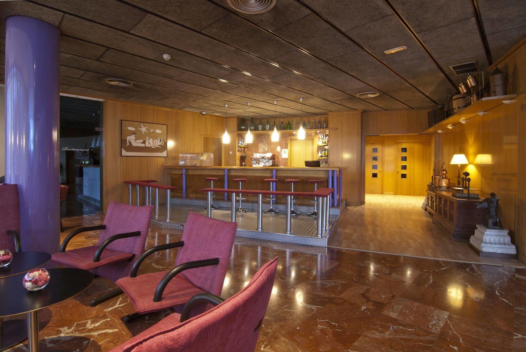 Hotel Domo Vilafranca del Penedes Exterior photo
